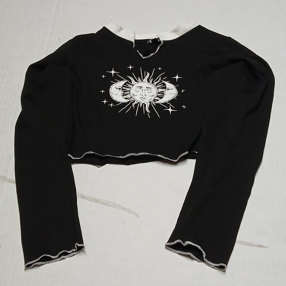 Dolls Kill Horoscopez Sun & Crescent Moon Graphic B&W Long Sleeve Crop Top Tee L